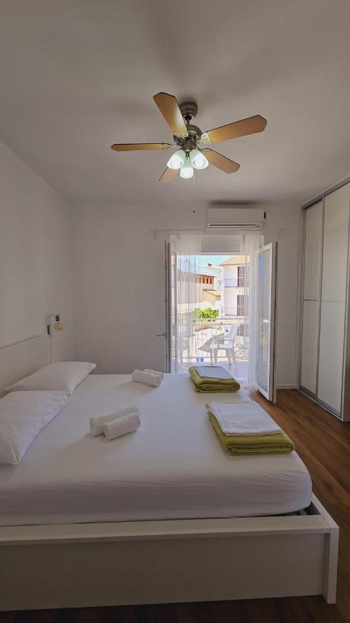 Vinko Rooms Primošten Exterior foto